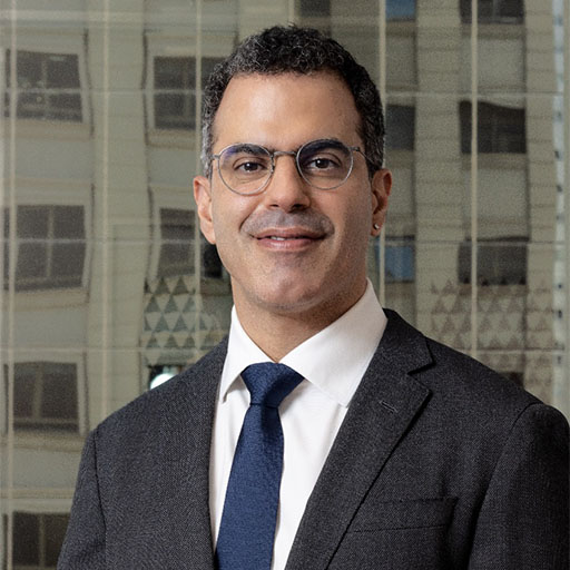 JD, LLM, CCEP-I. Executiva, Professora e Palestrante